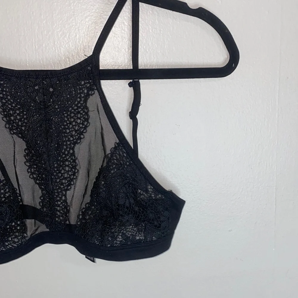🎱Black lace Victoria Secret bralette! - Picture 1 of 8